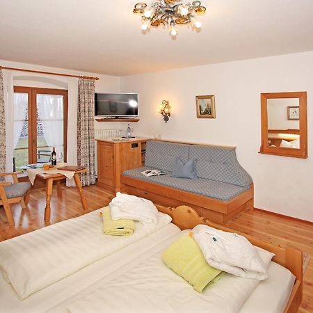 Hotel Alpenhof Krün Habitación foto